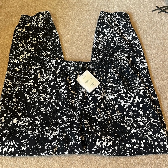 Fabletics Jogger - Picture 1 of 4